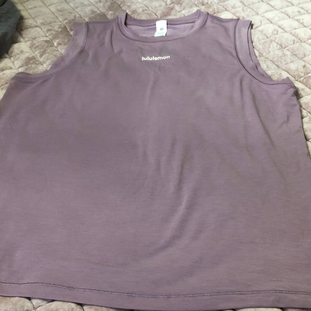 Lulu lemon 🍋 muscle tee with front logo